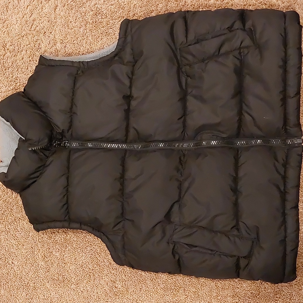 Old Navy Black Puffer Vest